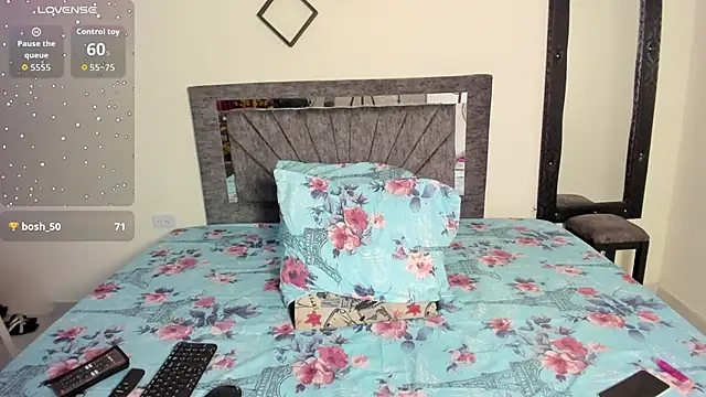 Laurasofia01 online show from October 2025 05:02:01 PM