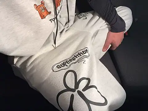 CAMEL1913 online show from November 2025 06:01:01 PM