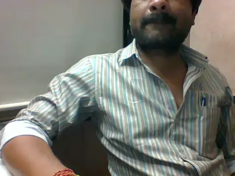 Snapshot of autophile-indian chatting on November 2025 01:04:01 PM autophile-indian online show from November 2025 01:04:01 PM