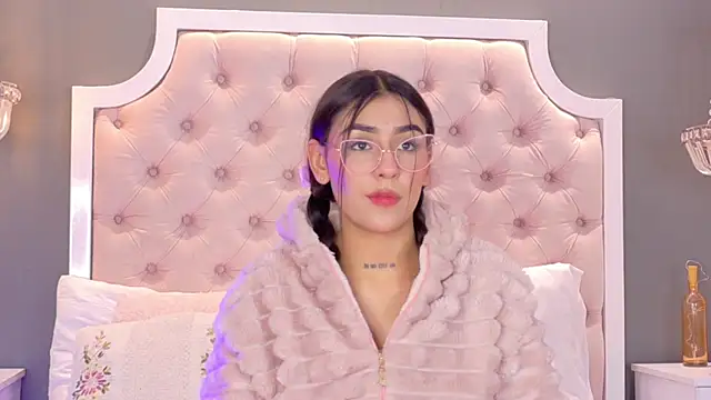 VioletBlaze online show from November 2025 01:16:02 PM