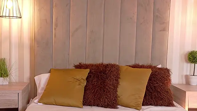 VioletBlaze online show from September 2025 02:03:02 AM