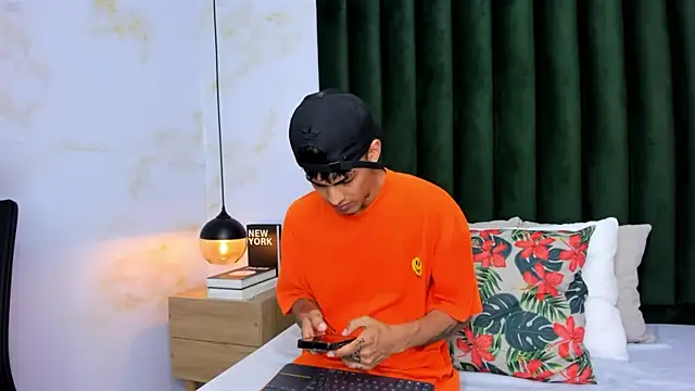 Thiago twink online show from October 2025 07:57:02 PM