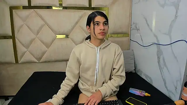 Allisonts69 online show from September 2025 10:32:02 PM