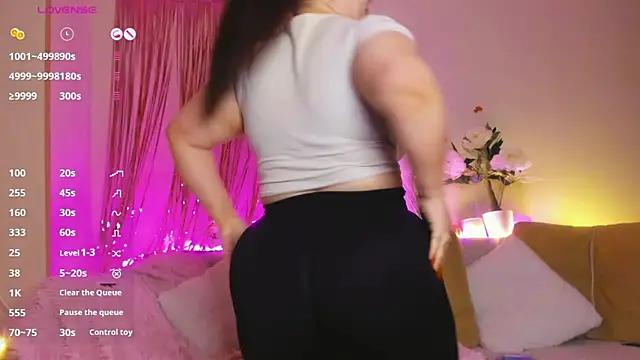 Miss Mila  online show from April 2026 06:37:01 PM