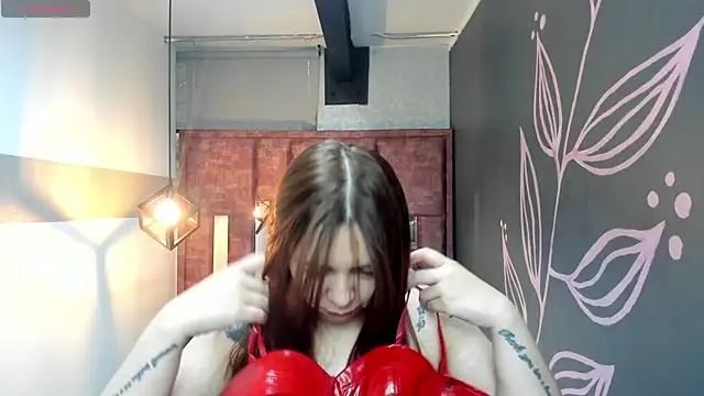 Isa Thompson   online show from September 2025 12:00:01 PM
