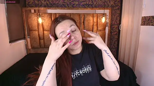 Isa Thompson   online show from April 2026 12:01:01 PM