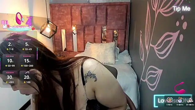 Isa Thompson   online show from September 2025 11:38:02 AM