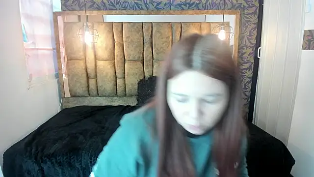 Isa Thompson   online show from February 2026 12:04:01 PM