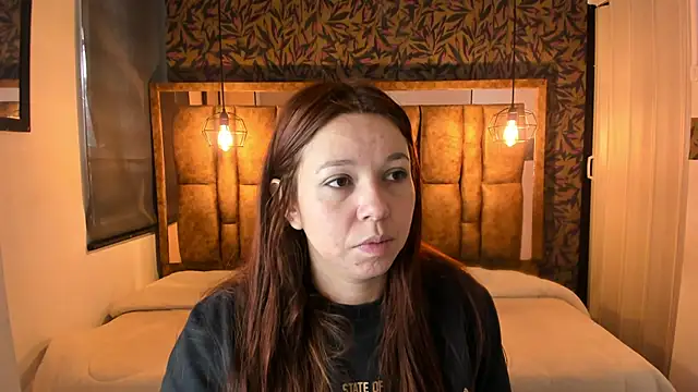 Isa Thompson   online show from December 2025 12:05:01 PM