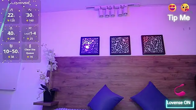 AlexandraCambell online show from September 2025 07:46:02 PM