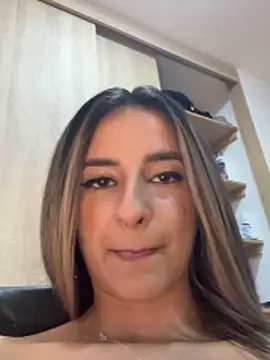 NIQUEILLA8 online show from March 2026 12:58:02 AM