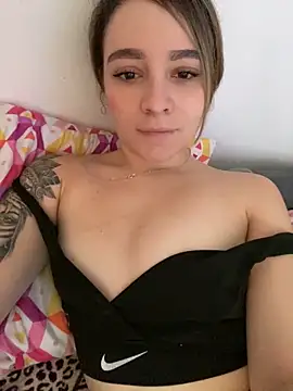 Snapshot of karla-thomsom10 chatting on November 2025 07:29:02 PM karla-thomsom10 online show from November 2025 07:29:02 PM