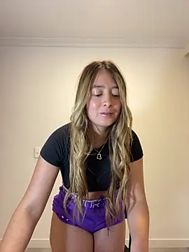 Zara Ross online show from April 2026 01:32:02 AM