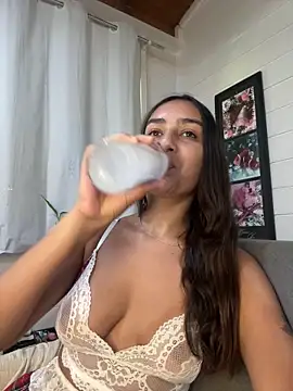 hannahhotwife online show from April 2026 07:07:01 PM