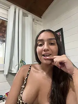 hannahhotwife online show from April 2026 07:59:02 PM