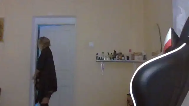 TianaQLove online show from October 2025 02:18:01 PM