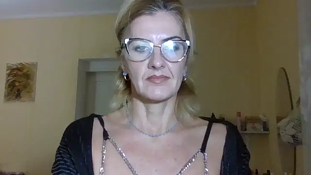 TianaQLove online show from October 2025 02:06:01 PM