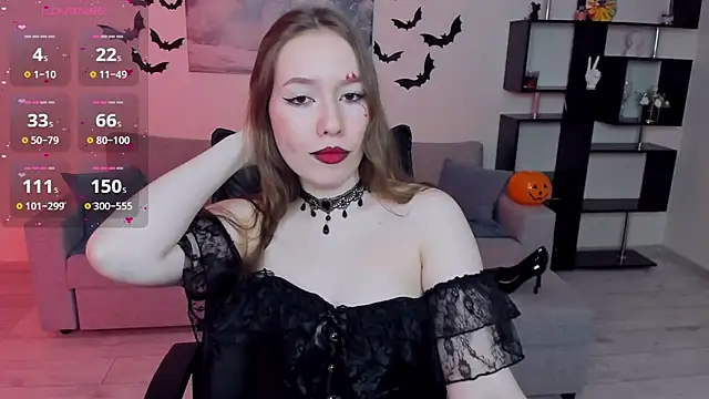 Snapshot of DaniCutie chatting on October 2025 05:11:01 PM DaniCutie online show from October 2025 05:11:01 PM