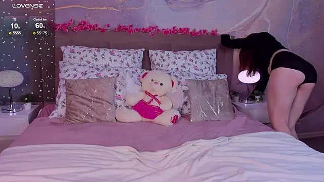 LanaAirlie online show from November 2025 03:07:01 AM