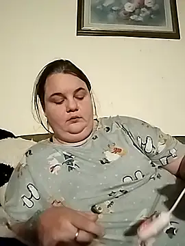 Snapshot of LittleBunny3 chatting on November 2025 12:48:01 AM LittleBunny3 online show from November 2025 12:48:01 AM