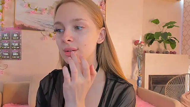 Snapshot of CindyGreen chatting on October 2025 06:16:02 AM CindyGreen online show from October 2025 06:16:02 AM
