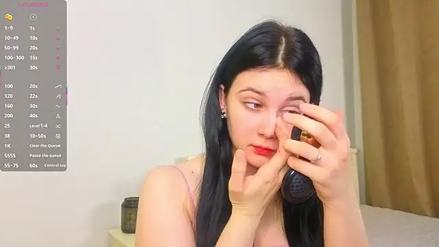 EnricaElis online show from April 2026 09:28:01 PM