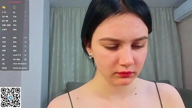 EnricaElis online show from April 2026 08:35:01 PM