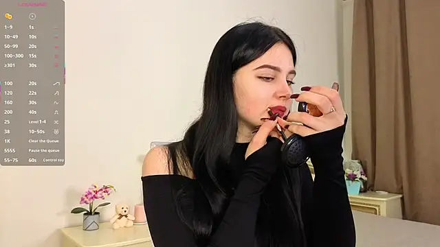 EnricaElis online show from November 2025 08:02:01 PM