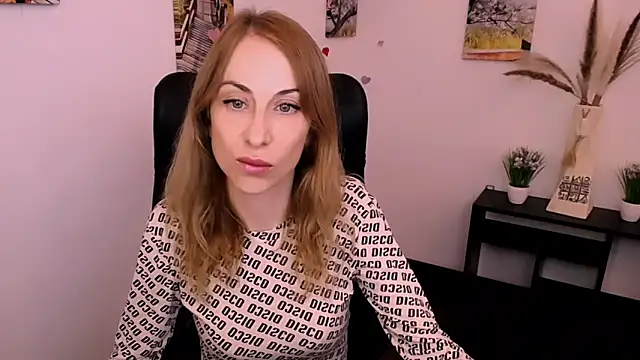 Snapshot of Create_your_own_sun chatting on September 2025 01:21:01 PM Create your own sun online show from September 2025 01:21:01 PM