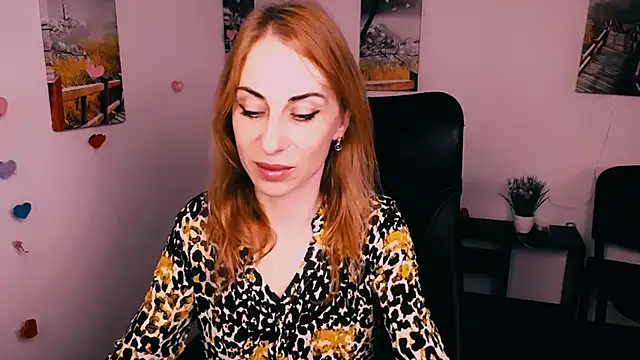 Snapshot of Create_your_own_sun chatting on November 2025 01:16:02 PM Create your own sun online show from November 2025 01:16:02 PM