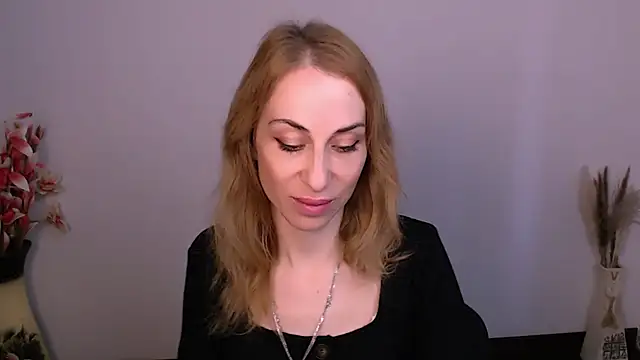 Snapshot of Create_your_own_sun chatting on November 2025 01:34:02 PM Create your own sun online show from November 2025 01:34:02 PM