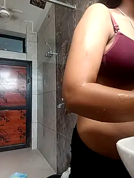 HOTSEXY KAVYA online show from September 2025 05:50:02 AM