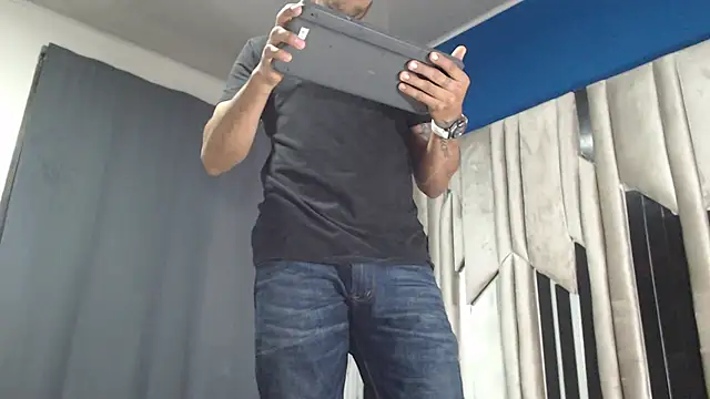 Snapshot of Morganandmegan chatting on November 2025 11:25:01 AM Morganandmegan online show from November 2025 11:25:01 AM