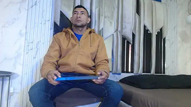 Snapshot of Morganandmegan chatting on October 2025 11:33:02 AM Morganandmegan online show from October 2025 11:33:02 AM