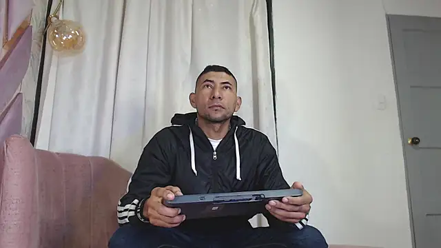 Snapshot of Morganandmegan chatting on September 2025 11:13:01 AM Morganandmegan online show from September 2025 11:13:01 AM