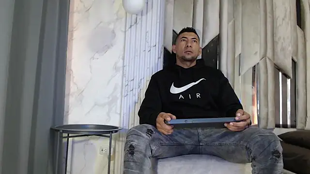 Snapshot of Morganandmegan chatting on November 2025 11:25:02 AM Morganandmegan online show from November 2025 11:25:02 AM