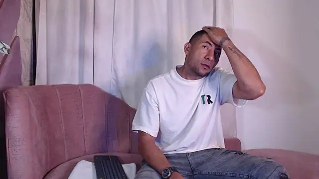 Snapshot of Morganandmegan chatting on September 2025 11:01:01 AM Morganandmegan online show from September 2025 11:01:01 AM