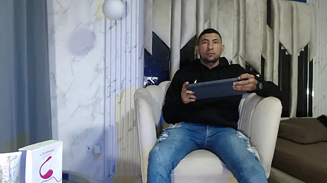 Snapshot of Morganandmegan chatting on November 2025 11:25:02 AM Morganandmegan online show from November 2025 11:25:02 AM