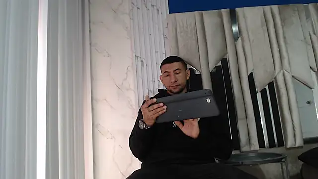 Snapshot of Morganandmegan chatting on December 2025 12:15:01 PM Morganandmegan online show from December 2025 12:15:01 PM