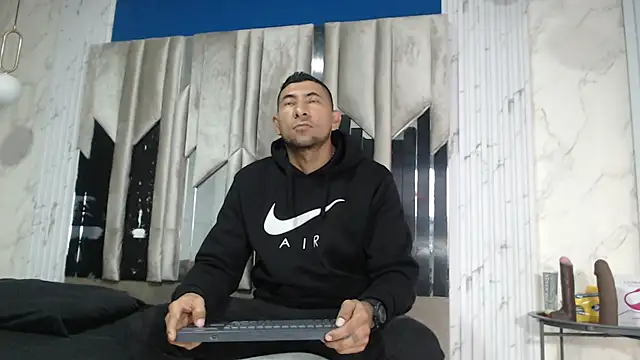 Snapshot of Morganandmegan chatting on November 2025 11:25:02 AM Morganandmegan online show from November 2025 11:25:02 AM