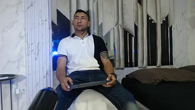 Snapshot of Morganandmegan chatting on October 2025 11:20:01 AM Morganandmegan online show from October 2025 11:20:01 AM