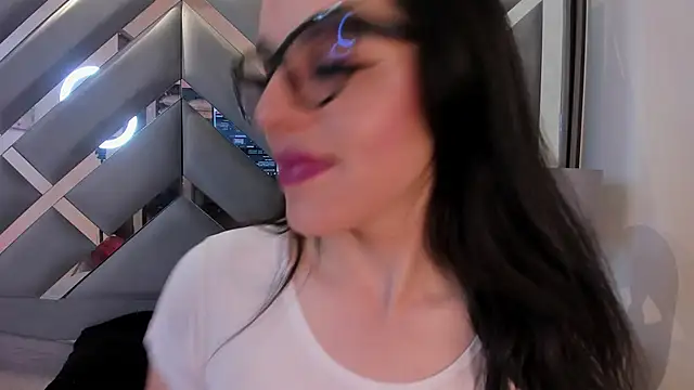 IsisNoir online show from October 2025 07:26:01 PM