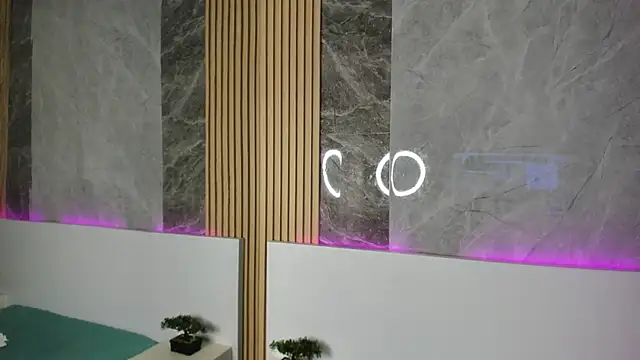 IsisNoir online show from September 2025 07:08:02 PM