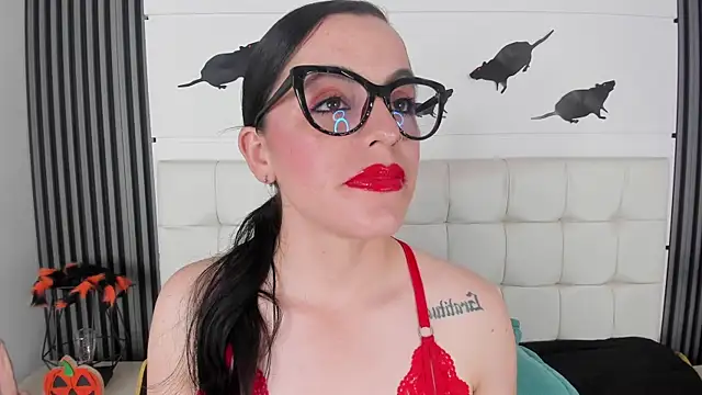 IsisNoir online show from October 2025 07:34:02 PM