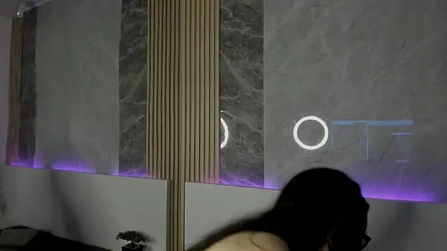 IsisNoir online show from September 2025 07:35:02 PM