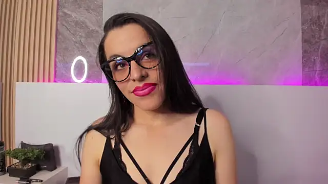 IsisNoir online show from September 2025 07:51:02 PM