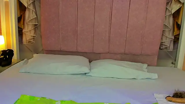 Snapshot of mishell_lovely chatting on February 2026 01:44:02 PM mishell lovely online show from February 2026 01:44:02 PM