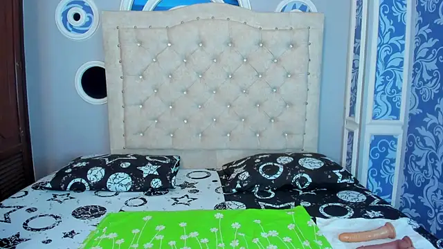 Snapshot of mishell_lovely chatting on December 2025 12:07:01 PM mishell lovely online show from December 2025 12:07:01 PM