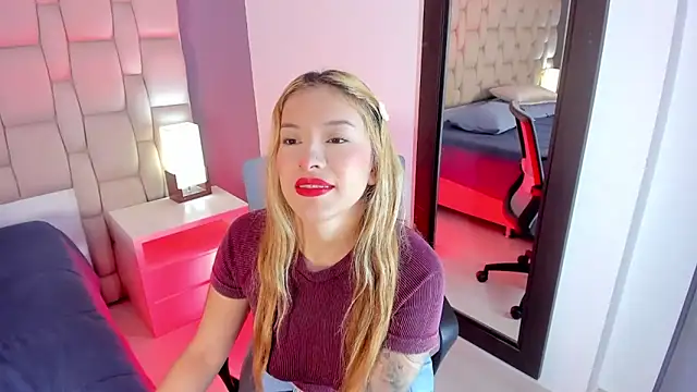 Snapshot of LexxyBunny_ chatting on September 2025 11:39:02 AM LexxyBunny online show from September 2025 11:39:02 AM