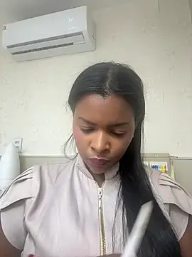 Snapshot of tayzinhaaa chatting on July 2026 04:52:02 PM tayzinhaaa online show from July 2026 04:52:02 PM